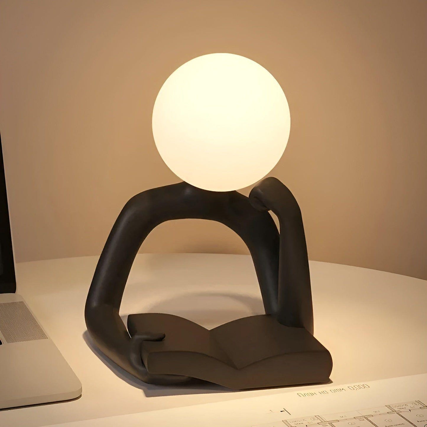 EvaGlow - Lampe de table abstraite de luxe