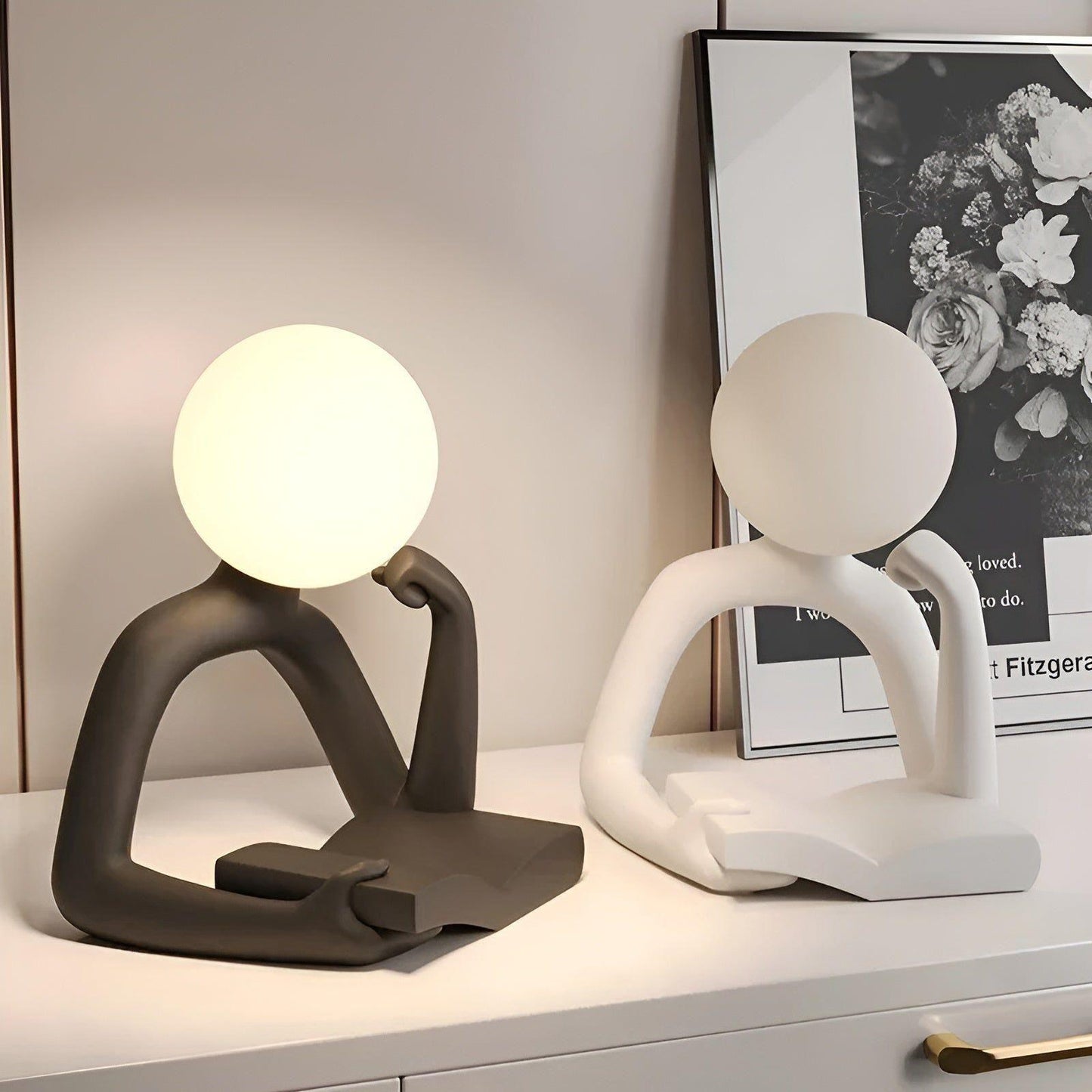 EvaGlow - Lampe de table abstraite de luxe